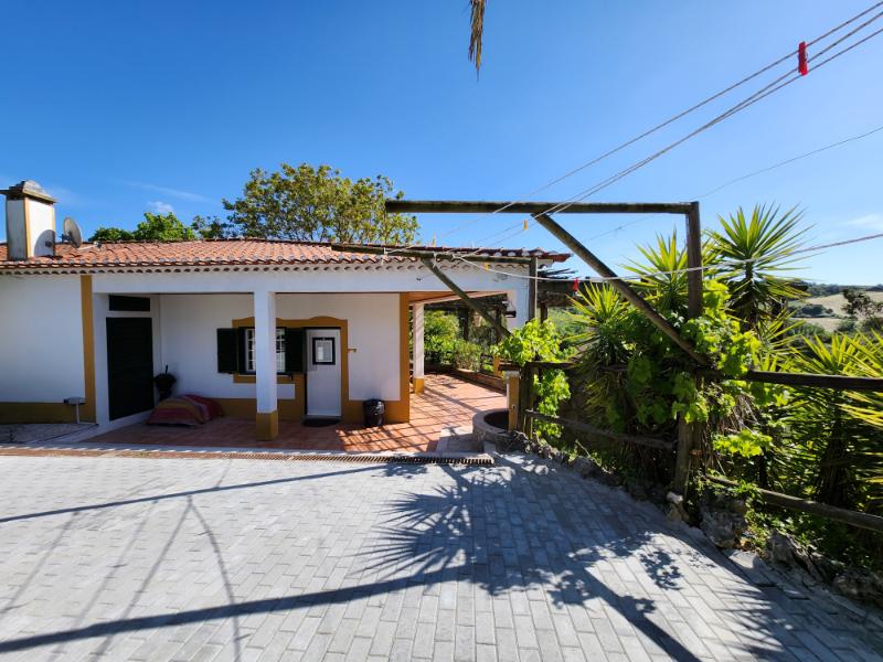common-house-driveway